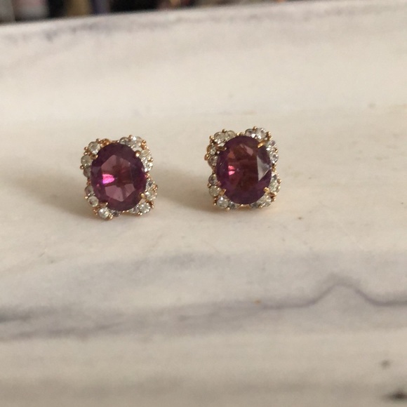 Small purple with crystal stones vintage earrings - Picture 5 of 7